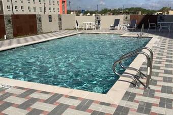 La Quinta Inn & Suites By Wyndham Corpus Christi Southeast Hotel