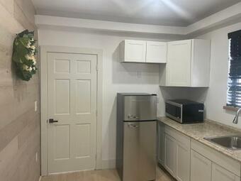 Spacious 1 Bedroom Next To Lincoln Road Sleep 6 Apartment