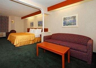 Sleep Inn & Suites Oregon Hotel