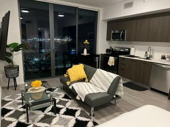 Luxurious Studio In Downtown Miami Bayside View 15 Apartment