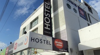 Mundo Joven Cancún Hostel