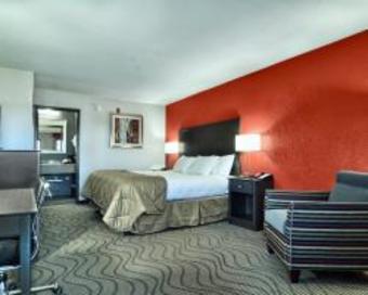 Clarion Inn & Suites Hotel