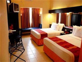 Microtel Inn By Wyndham Davao Hotel