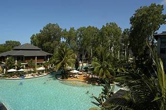 Pullman Palm Cove Sea Temple Resort And Spa Hotel