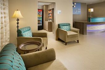 Holiday Inn Express & Suites Dfw-grapevine Hotel