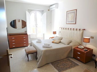 Italy Rents Spanish Steps Apartment