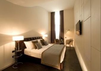 Piazza Del Gesù Luxury Suites Hotel