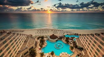 Me Cancun All Inclusive Hotel
