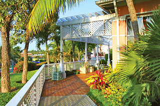 Comfort Suites Paradise Island Hotel