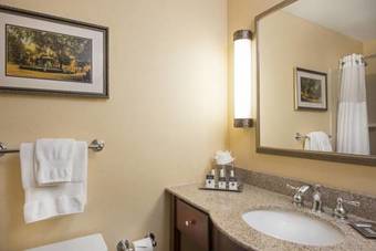 Doubletree By Hilton Grand Rapids-airport Hotel