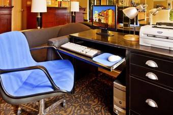 Holiday Inn Express & Suites Nashville-i-40 & I-24(spence Lane) Hotel