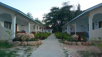 Coral Apartments Hostel