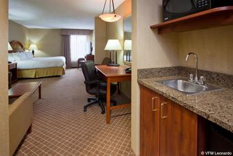 Express By Holiday Inn Cedar Rapids-i-380 At 33rd Avenue Hotel