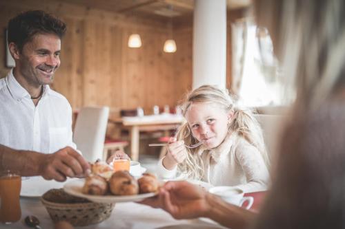 Hotel Famel�