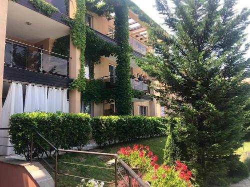 Zelev Apartments