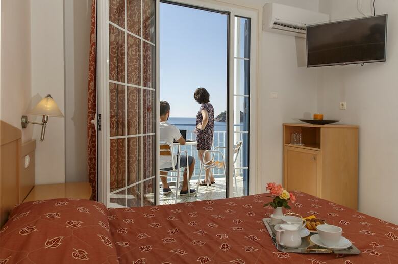 Hotel Tolo