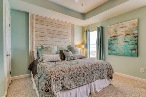 Blue Parrot West 6
