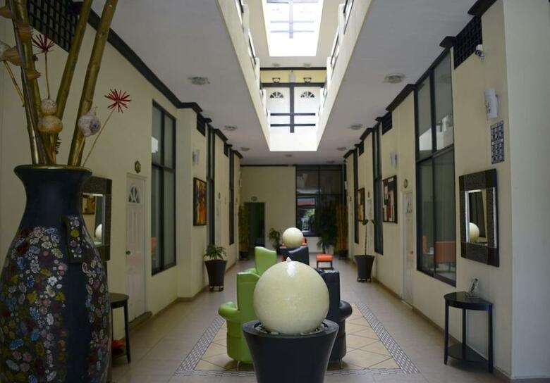 Hotel Esmeralda's