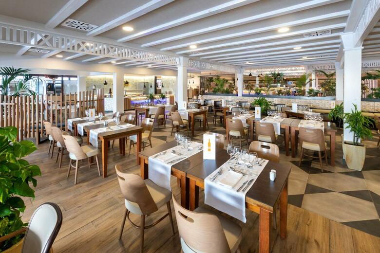 Hotel Gran Castillo Tagoro - Family & Fun Playa Blanca