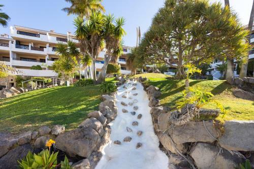 Sunny Days - Oceanfront Apartment 337