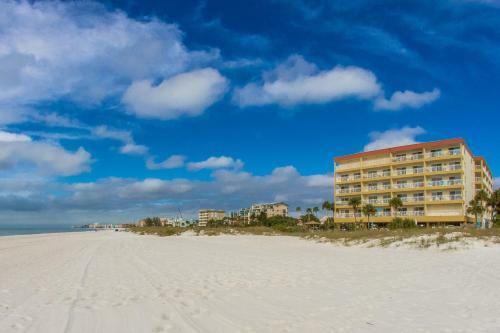 406 Madeira Norte Condo