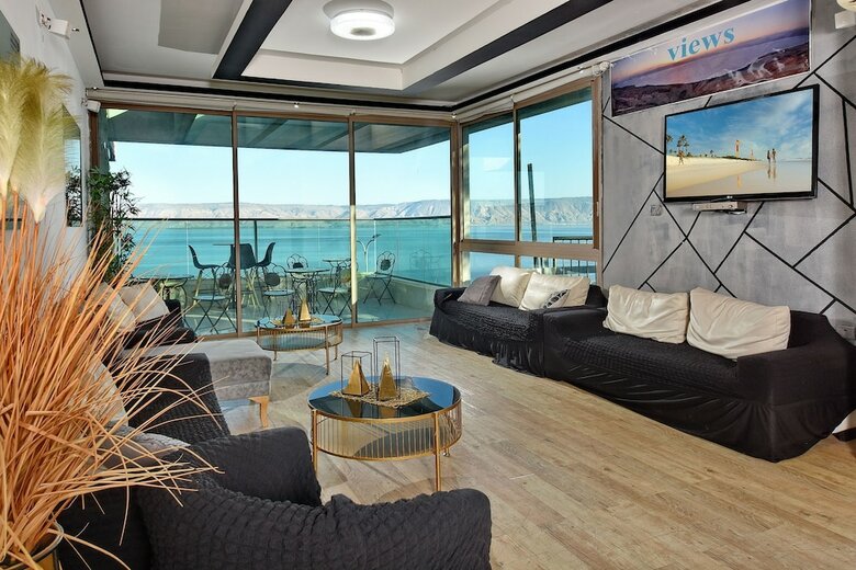 Hotel Luxury Suites