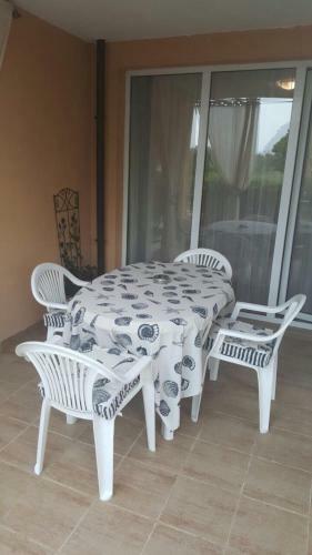 Zelev Apartments
