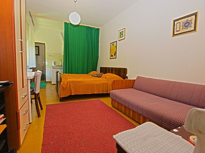 Apartment 461