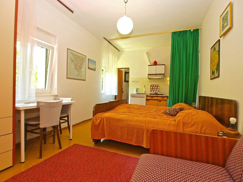 Apartment 461